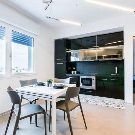 Rimini Marina Centro Station Apartment Ngoại thất bức ảnh